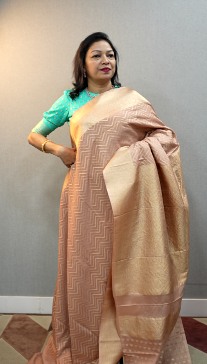 Buy Leeli Peeri Designer Women Peach Silk Banarasi Saree With Running Blouse  (Free Size) Online at Best Prices in India - JioMart.